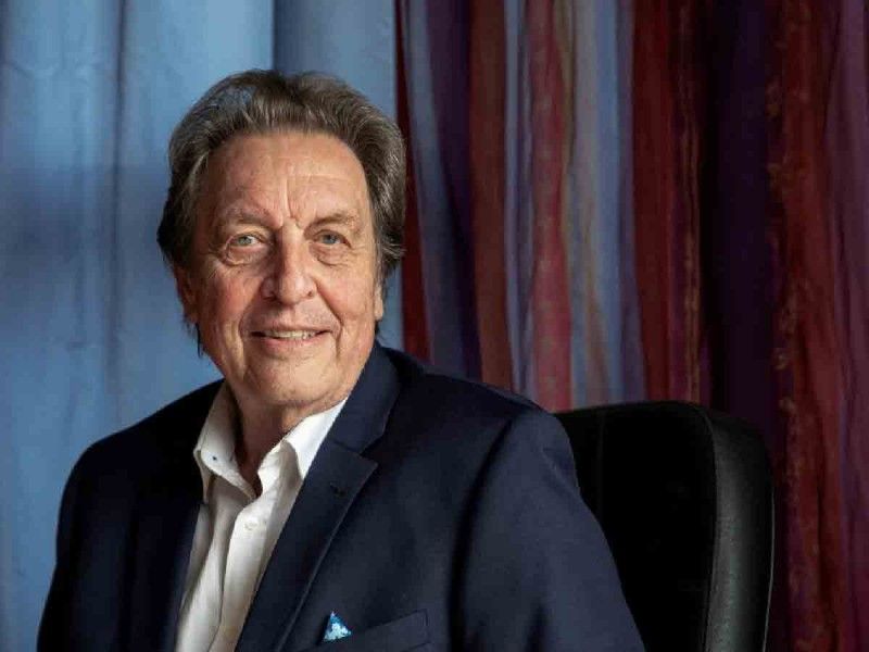 Elon Musk desde pequeño anunció que sería millonario, afirma su padre