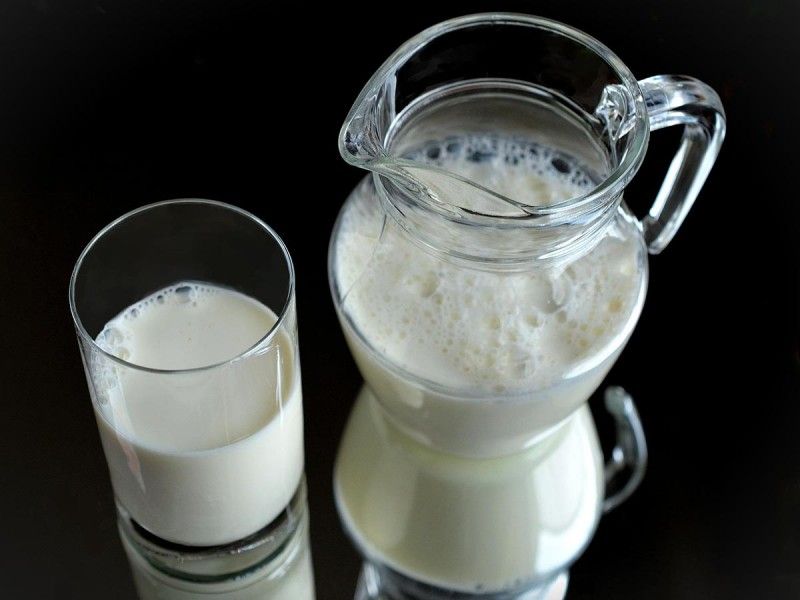 Niños se intoxican tras tomar sellador de pisos en lugar de leche; guardería confundió frasco