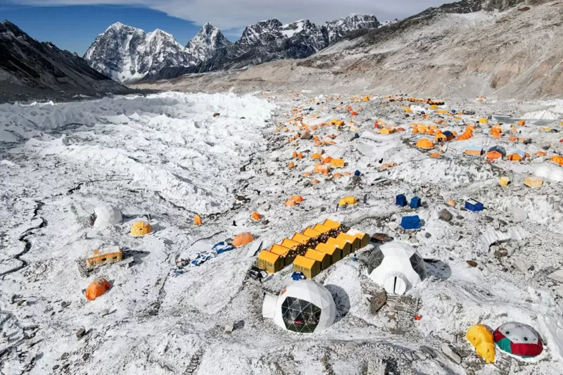 Everest: Nepal cambiará de sitio el campamento base de la montaña por el cambio climático