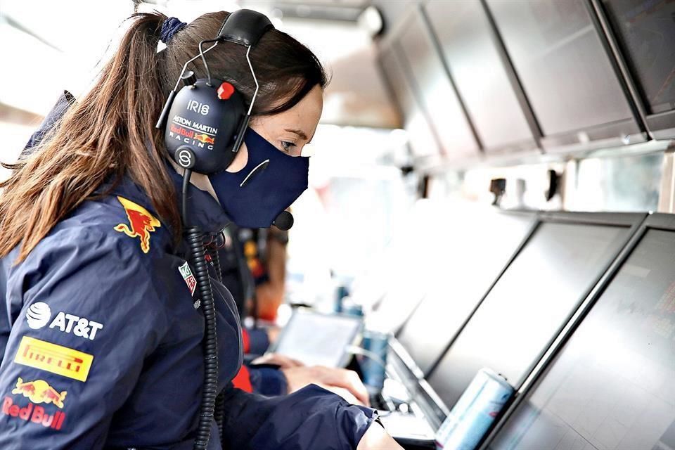 Hannah Schmitz, la mente tras la victoria de Checo Pérez