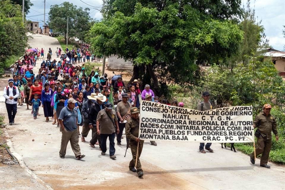 Marchan mujeres y hasta niños contra violencia en Guerrero