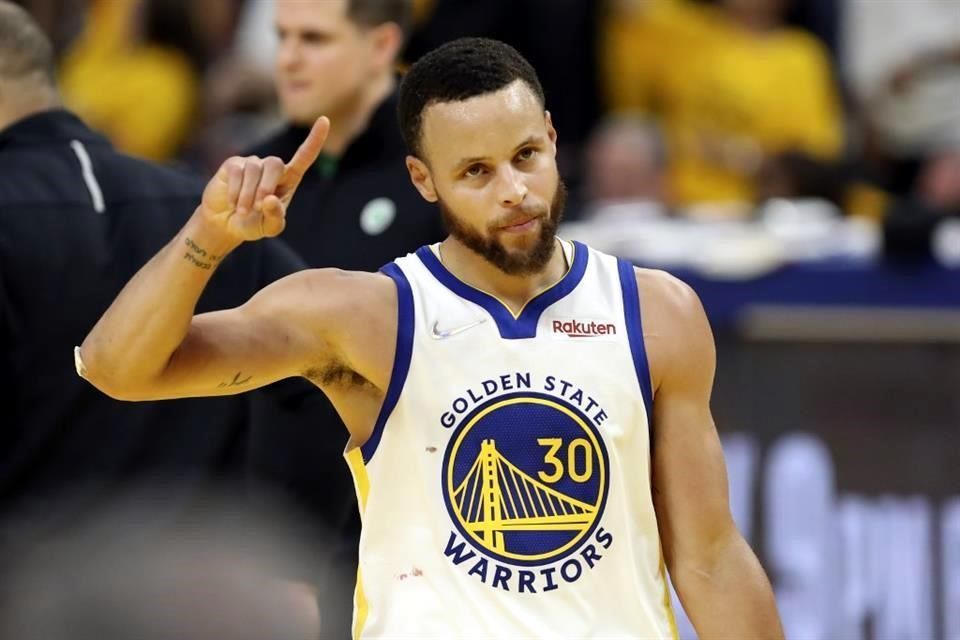Le falla la puntería a Curry en el Juego 5