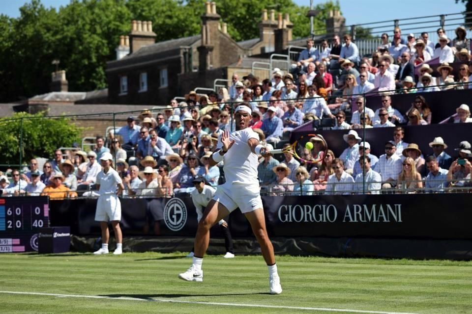 Vuelve Nadal a jugar en césped y vence a Wawrinka