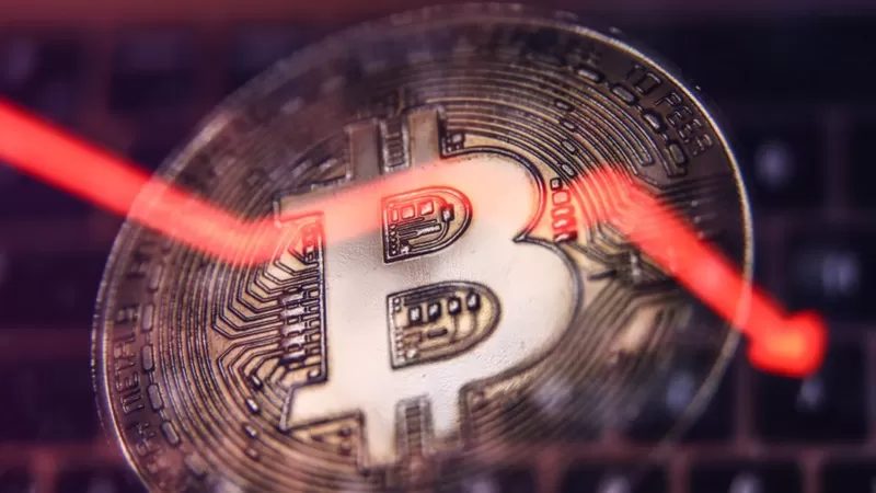 El «corralito» de una plataforma de criptomonedas que hizo que el valor del bitcoin se desplomara