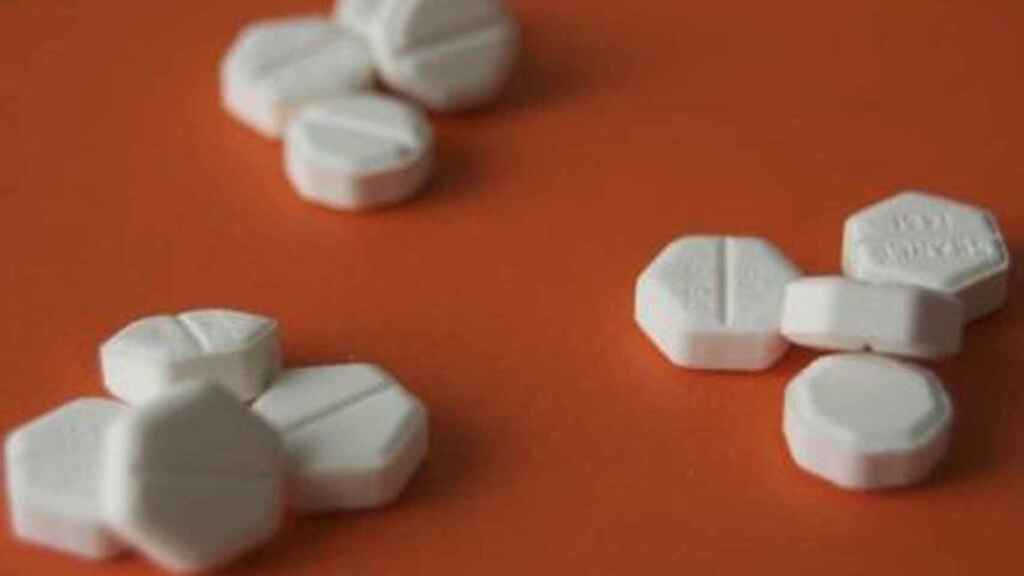 ¿Qué es el aborto con medicamentos y quién tiene acceso a él?