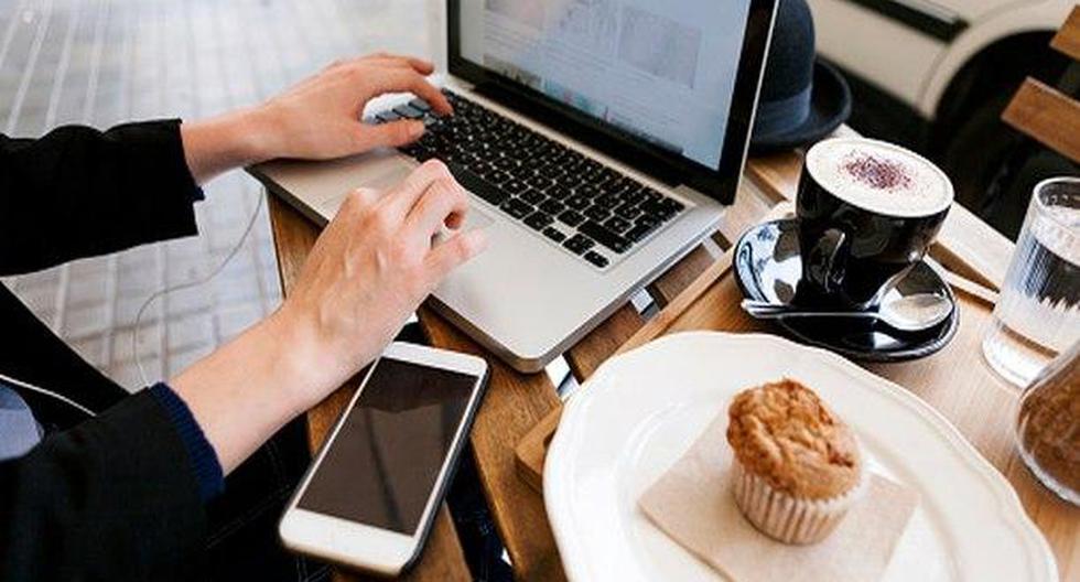 ¿Por qué no es bueno comer frente a la computadora?
