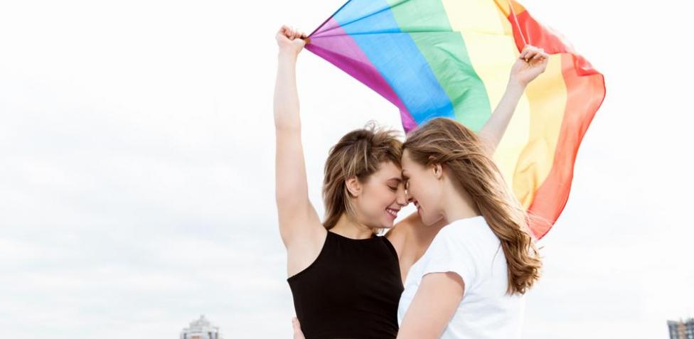 La conmovedora historia de por qué la «L» va al inicio de LGBT+
