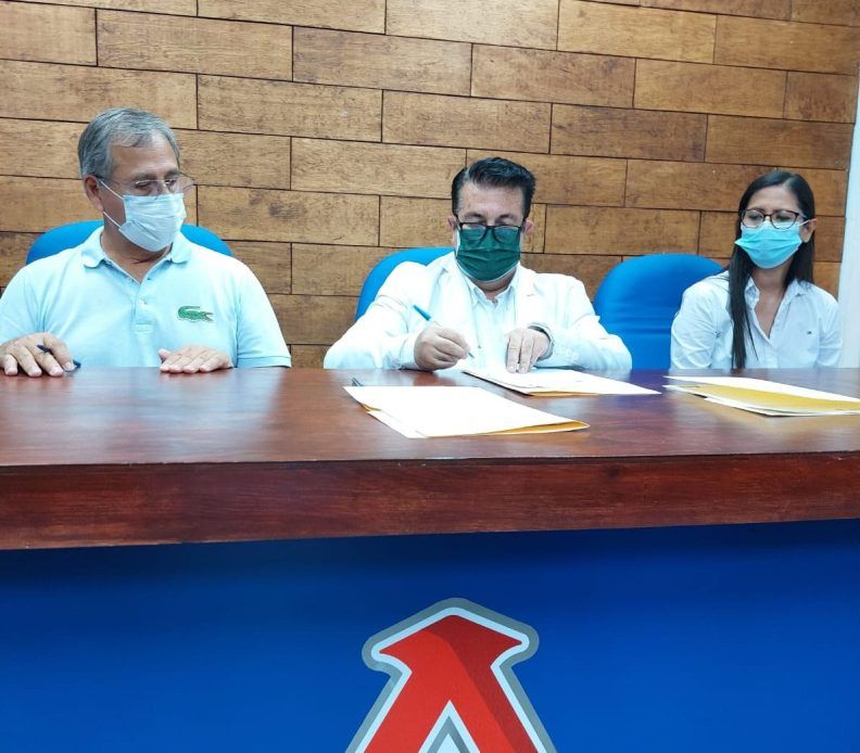 Entrega IMSS Coahuila reconocimientos por 25 años de servicio a trabajadores de la Región Centro