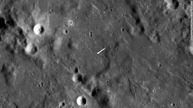 La Luna tiene un nuevo cráter doble luego del impacto misterioso de un cohete