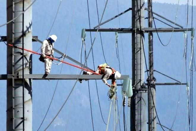 Arrancan litigios por plan eléctrico