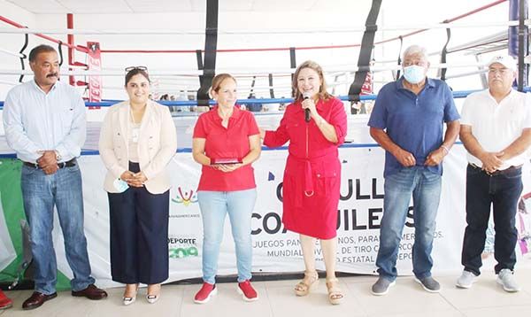 Entrega INEDEC ring para boxeo