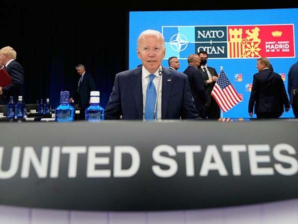 Biden anuncia despliegue de tropas y armas en Europa