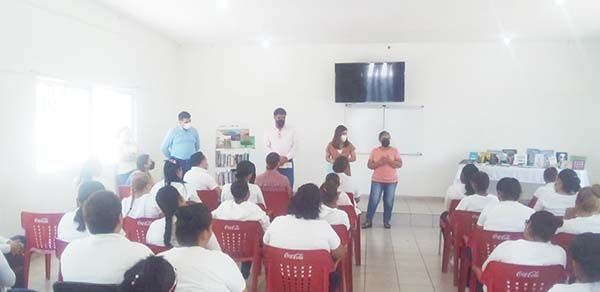 Entrega Cultura acervo al Centro Penintenciario