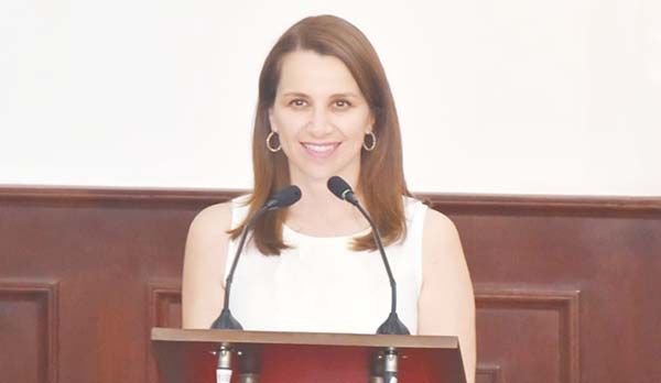 Reconoce Diputada a jóvenes deportistas