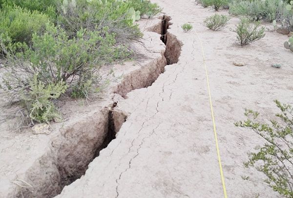 Se abre la tierra en ejido de Castaños