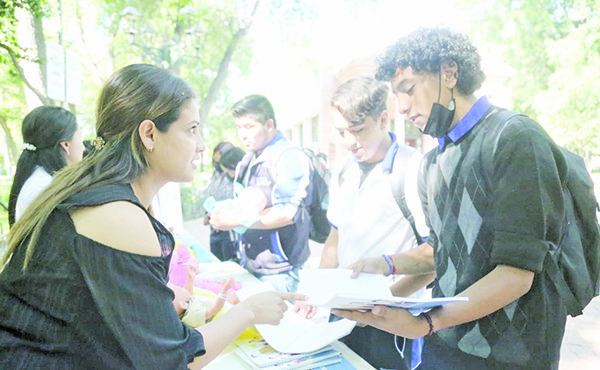 Previenen riesgos psicosociales en niños y adolecentes