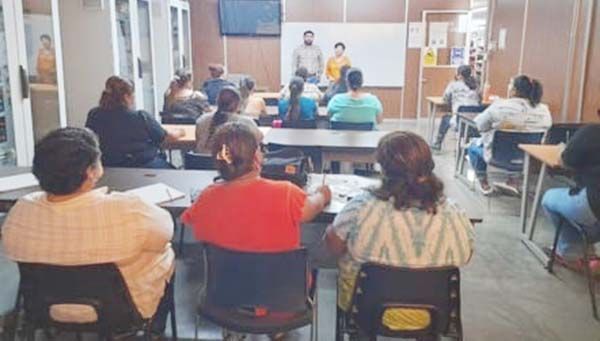 Promueven entre las mujeres el empoderamiento educativo