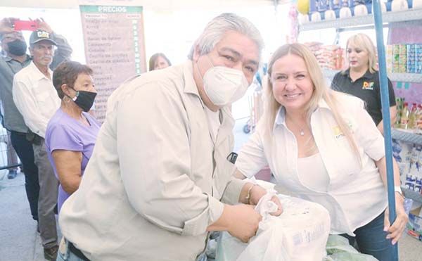 Lleva Marcela Gorgón beneficios a colonias