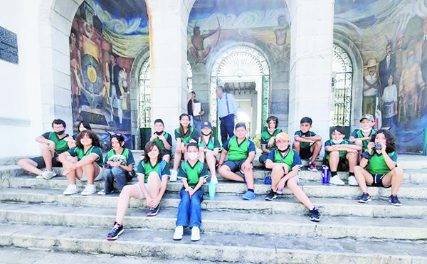 Realizan ruta histórica estudiantes saltillenes