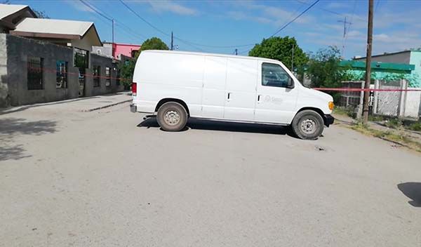Se cuelga en su cochera lo descubre una vecina