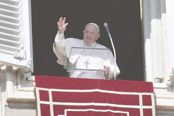 El Papa Francisco renunciaría, por problemas de salud
