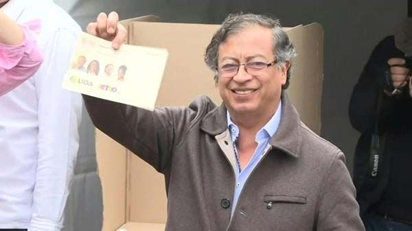Gustavo Petro es virtual presidente de Colombia y gana por primera vez la izquierda