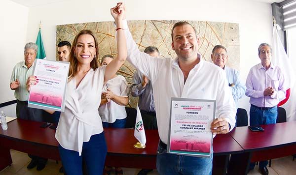 Recibe Verónica constancia para dirigir el PRI Torreón