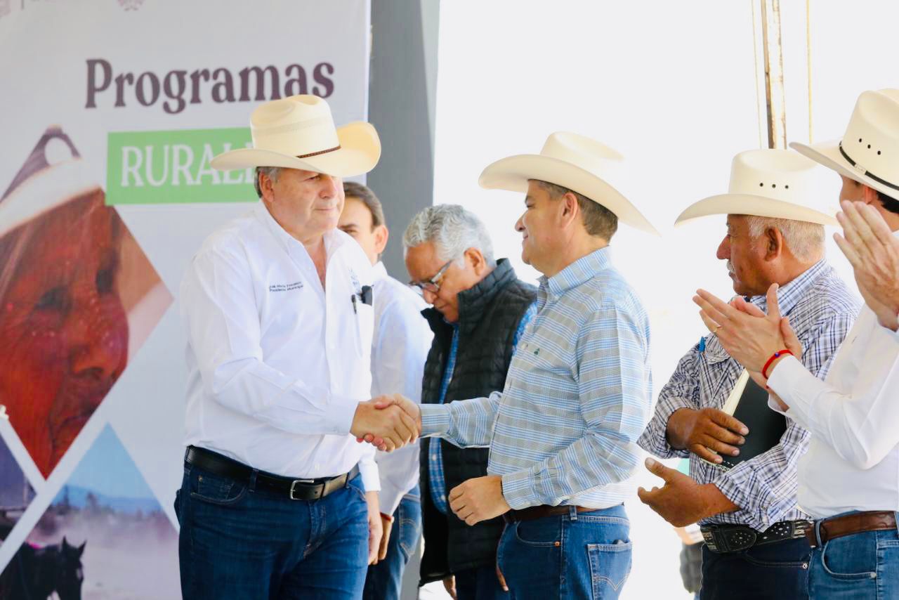 Entregamos semilla forrajera; fortalecemos nuestro campo.- Chema Fraustro