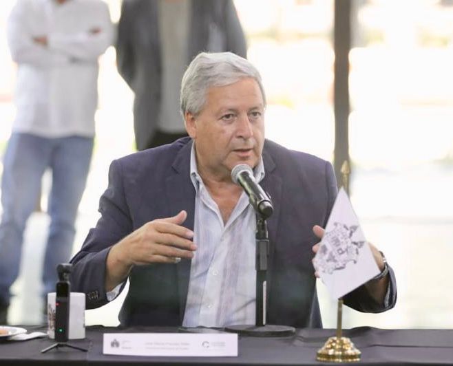 Comparte experiencias Chema Fraustro con alcaldes de capitales