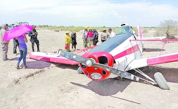 Aterriza de emergencia avioneta en La Laguna