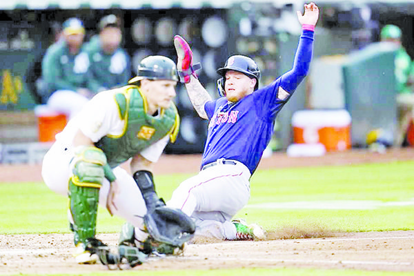 Lucen Pivetta y mexicano Verdugo con Boston
