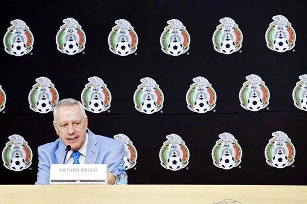Deja Arturo Brizio la Comisión de Árbitros