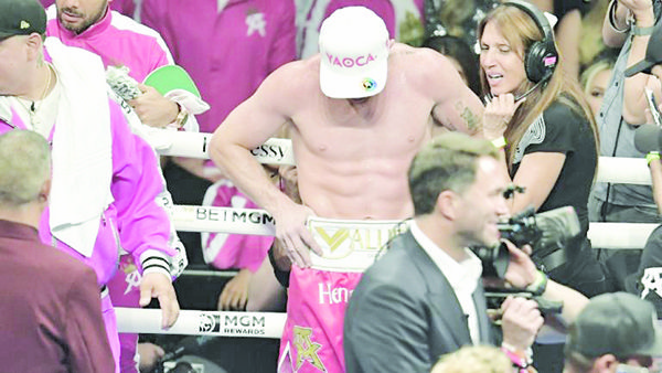 CANELO ÁLVAREZ: DEJÓ DE SER EL MEJOR BOXEADOR MEXICANO SEGÚN THE RING MAGAZINE