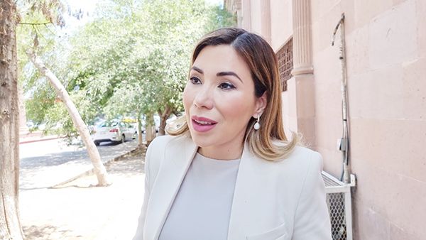 Aclara Tania Flores código de vestimenta
