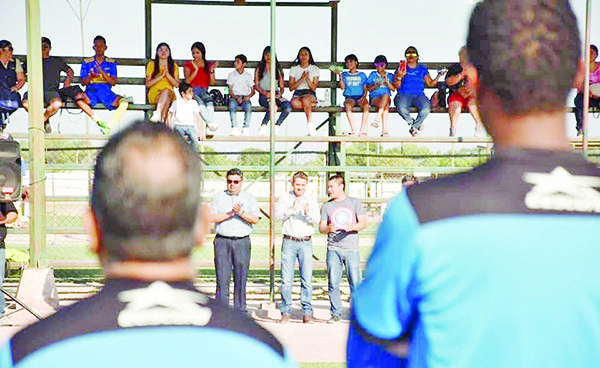 Apoyan en SB a deportistas