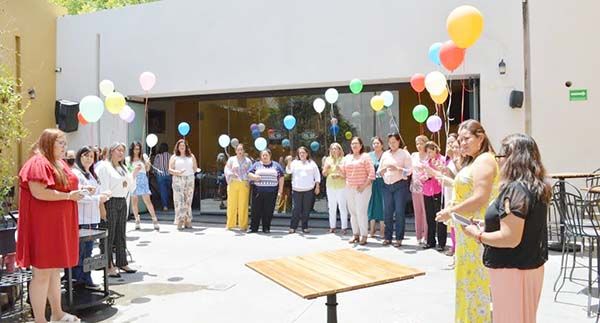 Se reúnen Primeras Damas de la región