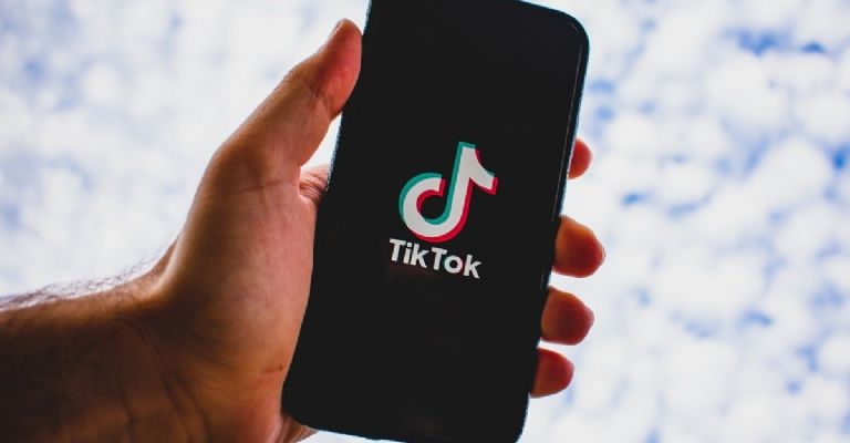 TikTok: Nueva filtración apunta a que los datos de sus usuarios no son privados, «todo se ve en China»