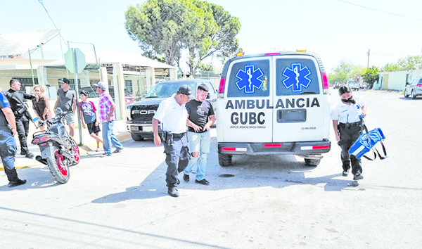 Troca tumba a estudiante