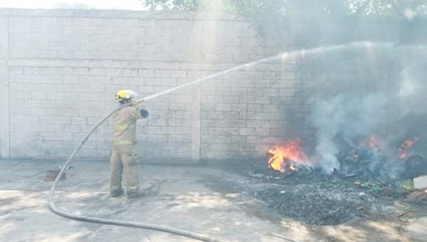 Mueve a bomberos incendio en bodega