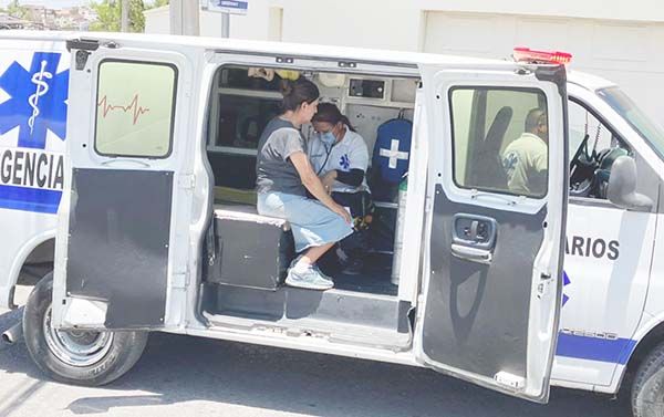 Choca sexagenaria camioneta por alcance