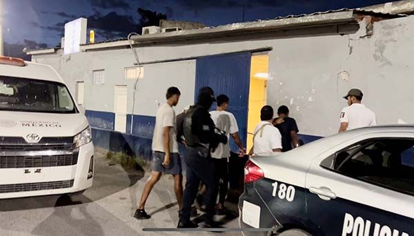 Venezolanos pretenden motín dentro de migración