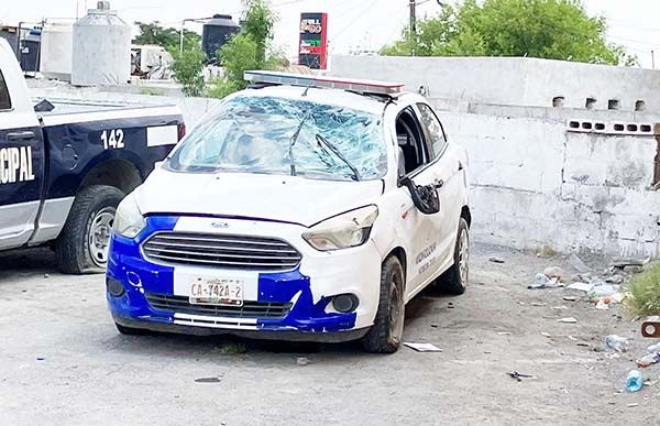 Policías se voltean en unidad de PC