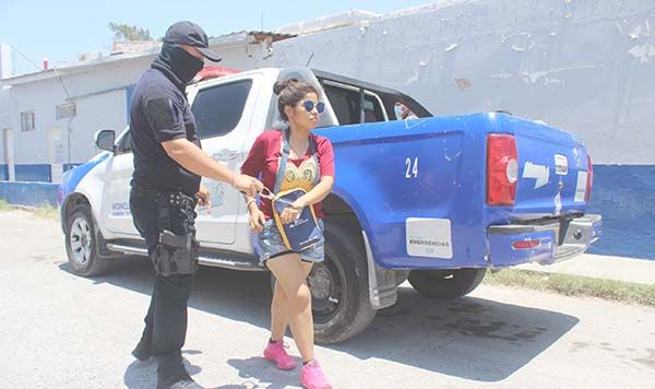 Discute pareja tóxica en la calle