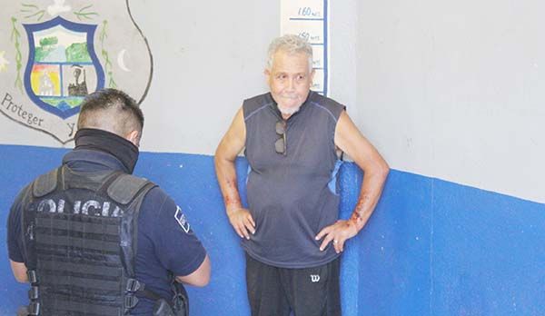 Hostiga a ex mujer y acaba encerrado