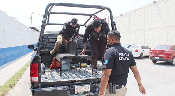 Detiene estatales a molesto sujeto