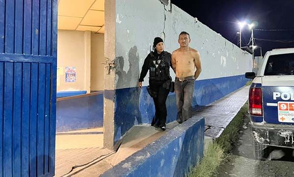 Borracho violento golpea a su familia
