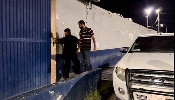Vacía riñón frente a la comandancia