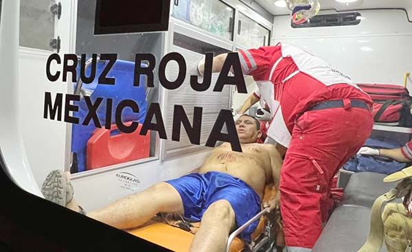Chafirete le abre cabeza a pedradas