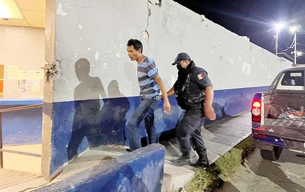 Mujer llama a policía; se cansa de maltrato