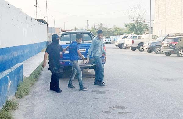Capturan a par de roba coches